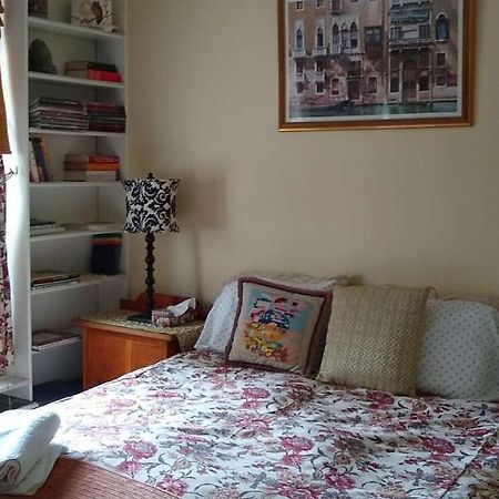 Australis Guest House Отава Екстериор снимка